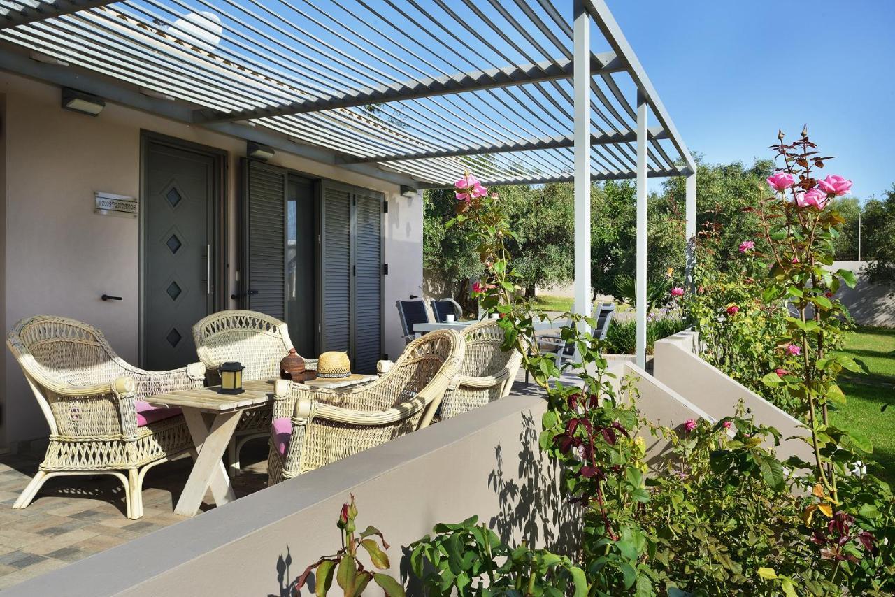 Alexandra'S Garden Houses 斯塔罗斯 外观 照片